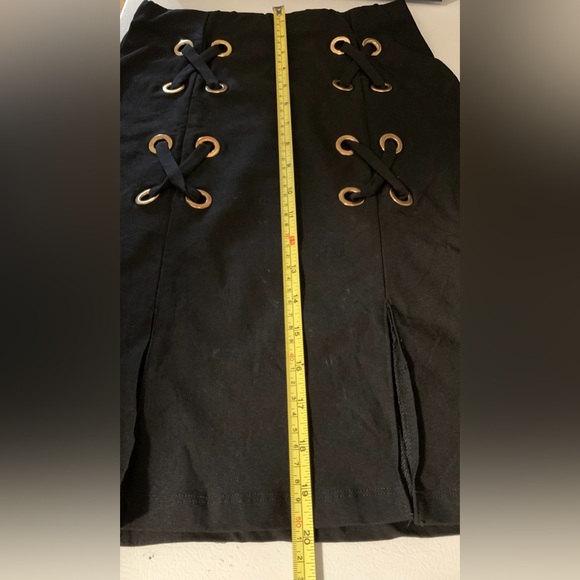 Revamped - Premium Collection - Black Skirt With Leg Slits And Grommet Detailing - Picture 6 of 9